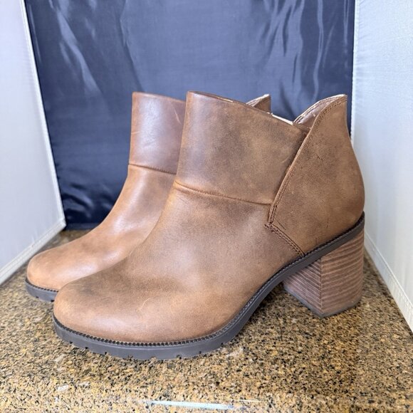 Clarks Women’s Malvet Helen Tan Leather Block Heel Ankle Booties Size 10 - Picture 6 of 9